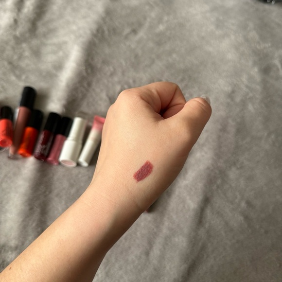 9 lipsticks/ NYX Liquid Suede cream/ Sephora Plump Lip Gloss/ L’Oréal, Clarins - Picture 9 of 13